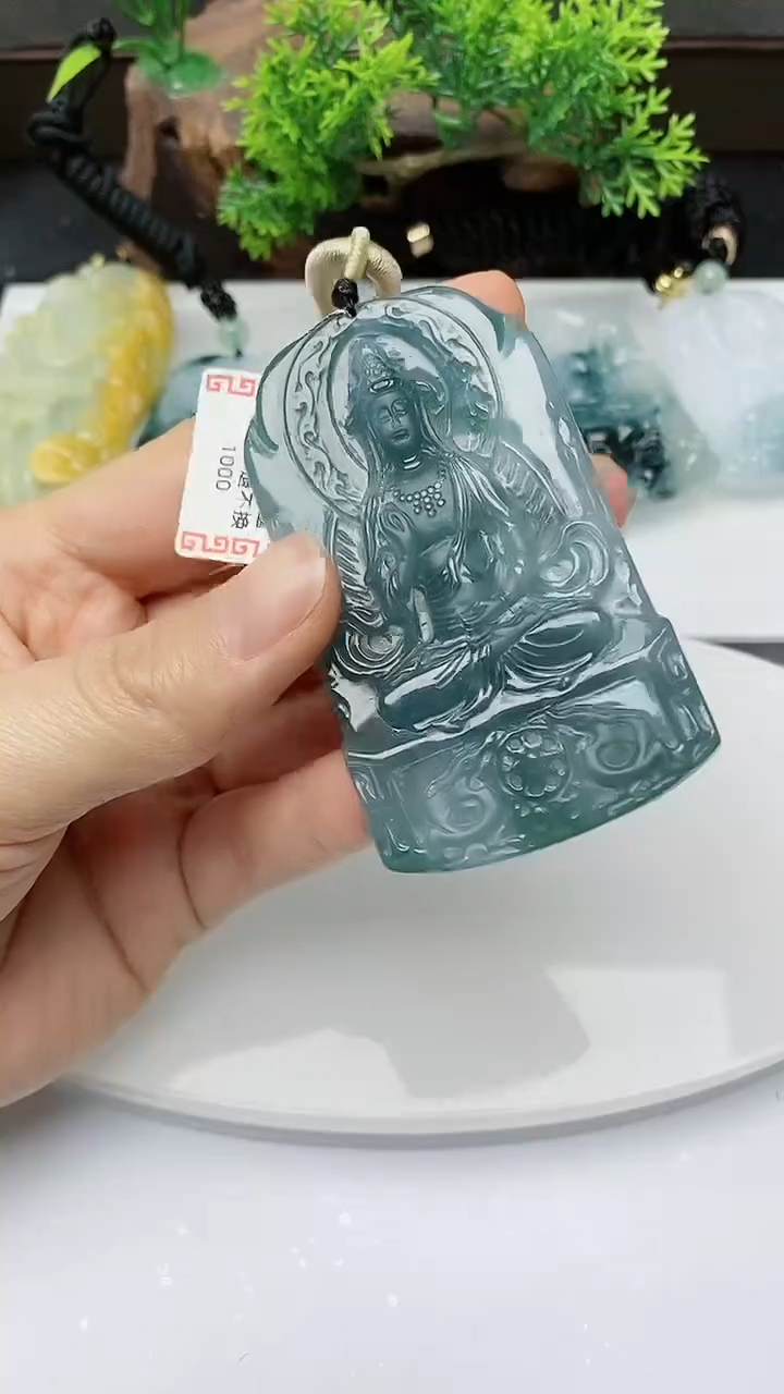 【闪购商品】翡翠颈饰未镶嵌          