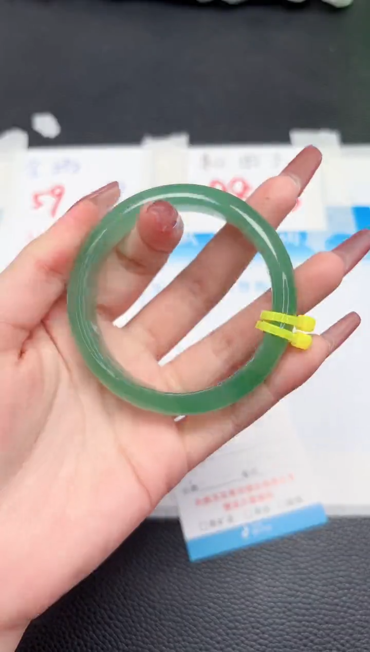 【闪购商品】石英质玉手镯未镶嵌174-56.5