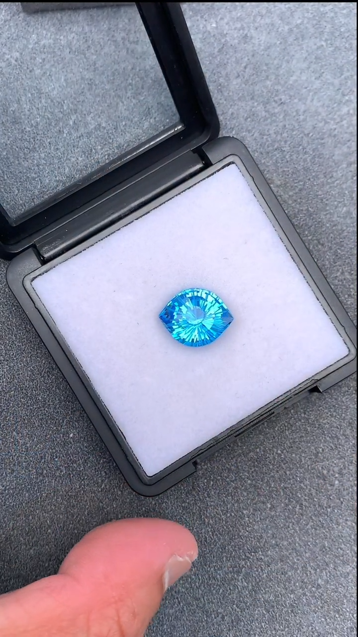 【闪购商品】托帕石裸石未镶嵌8.57克拉