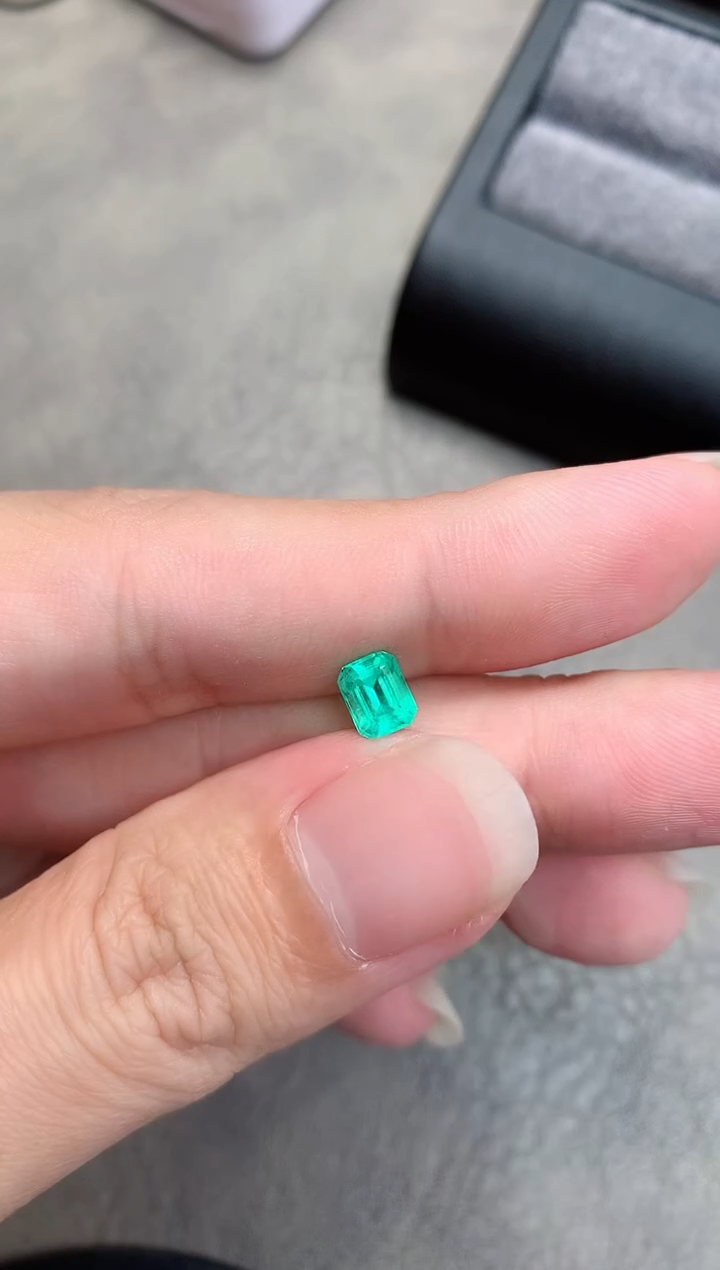 【闪购商品】祖母绿裸石未镶嵌0.83ct 祖切 ZZH