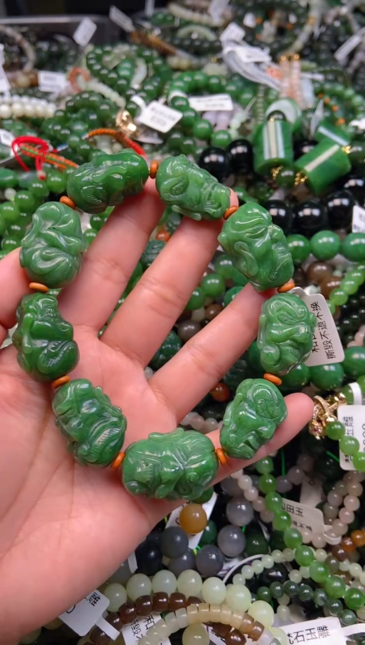 和田玉未镶嵌颈饰1