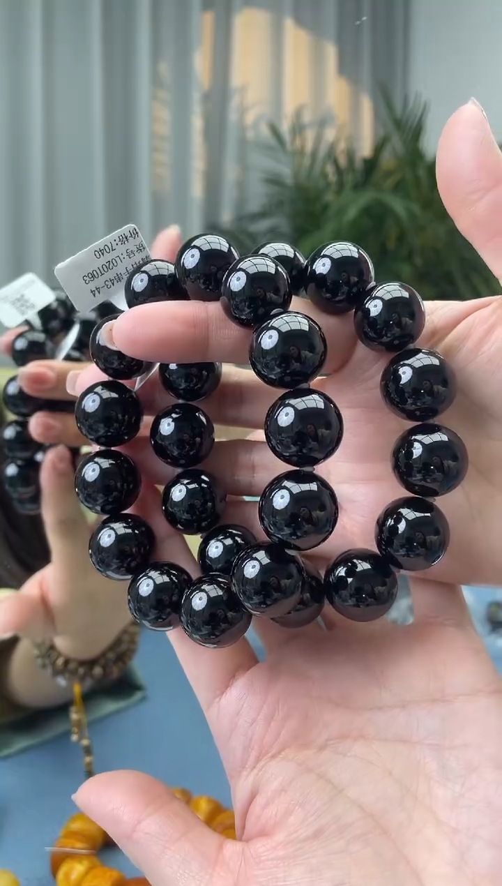 【闪购商品】琥珀珠宝奇石未镶嵌假一罚十，多样性发一件043.17