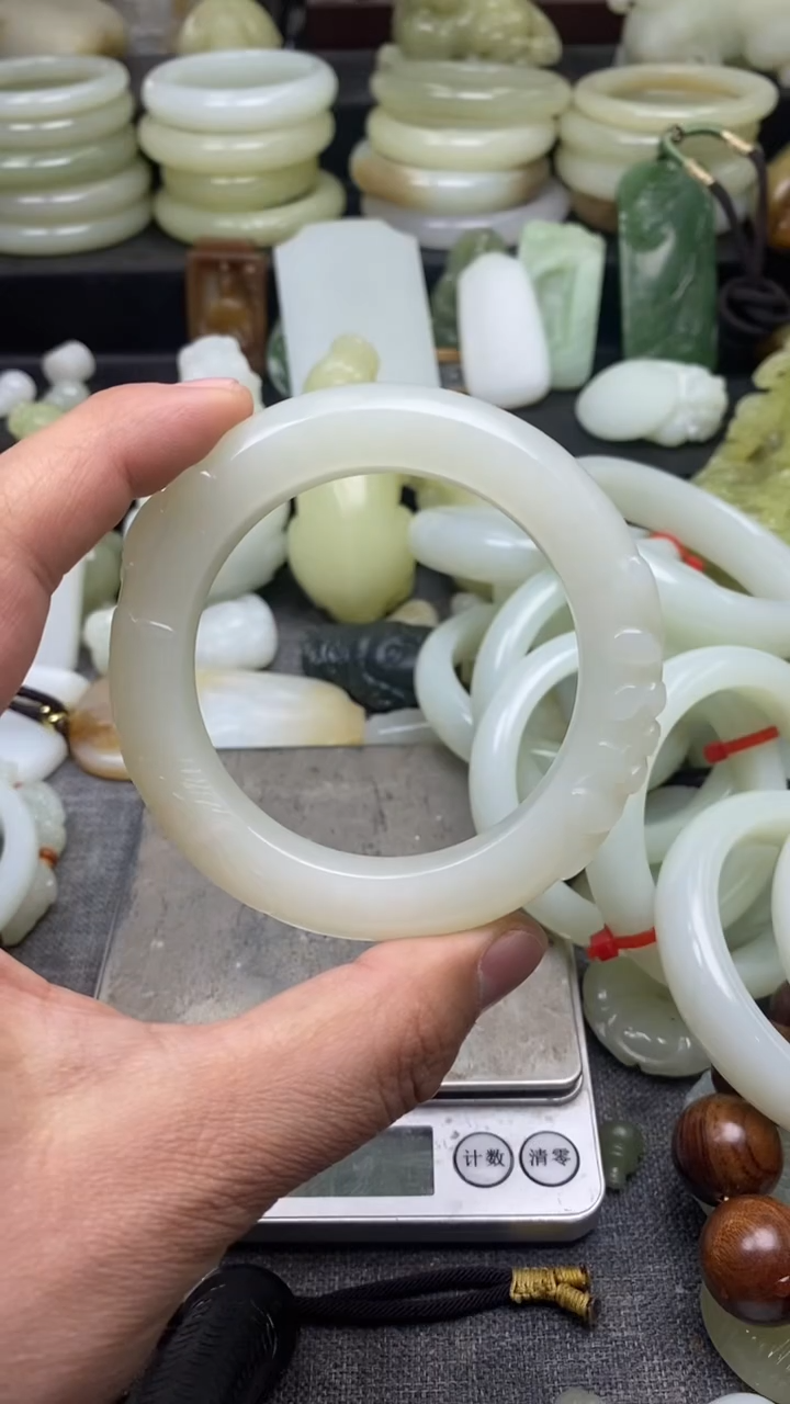 未镶嵌手镯和田玉恭**财手镯