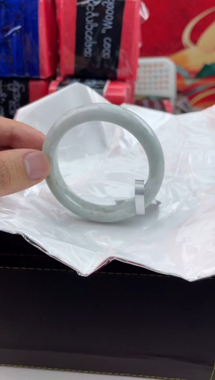 【闪购商品】翡翠手镯未镶嵌翡翠手镯（微瑕）4