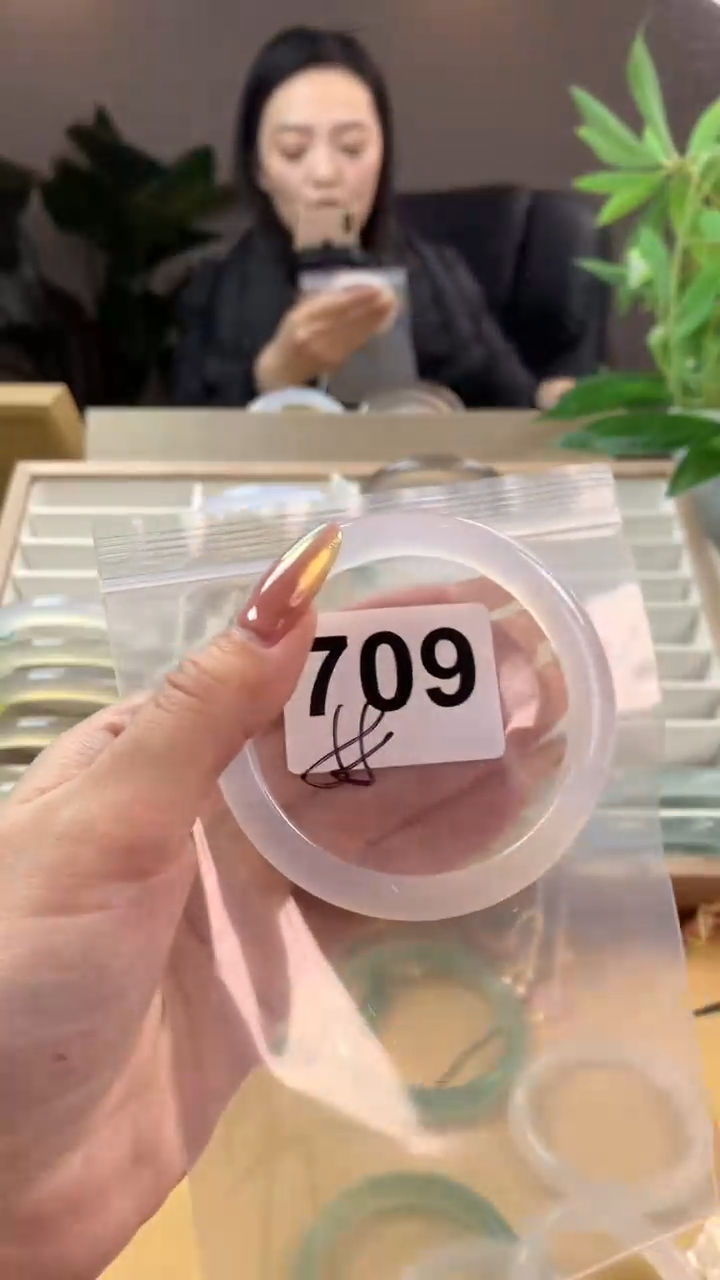 【闪购商品】玛瑙/玉髓手镯未镶嵌709