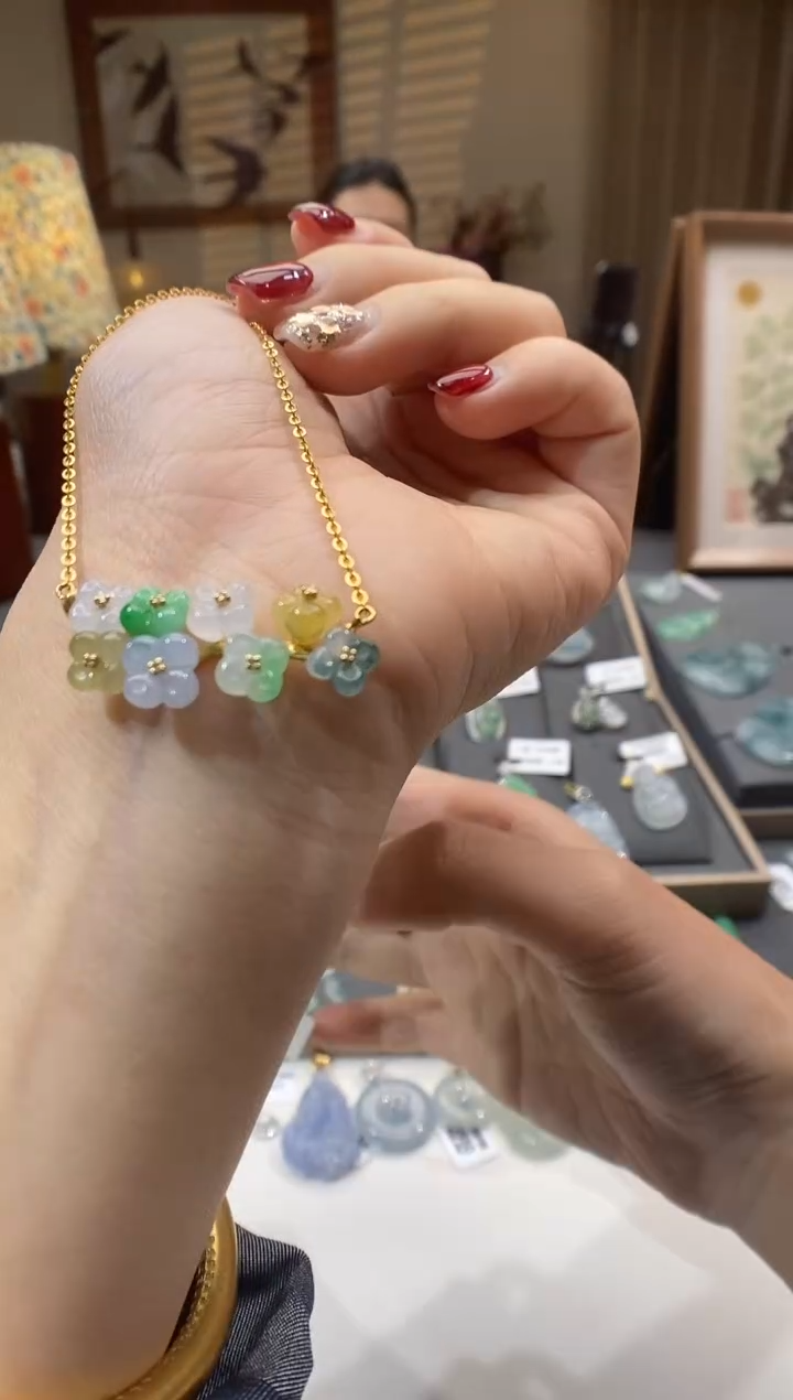 【闪购商品】翡翠颈饰18K金镶嵌项链