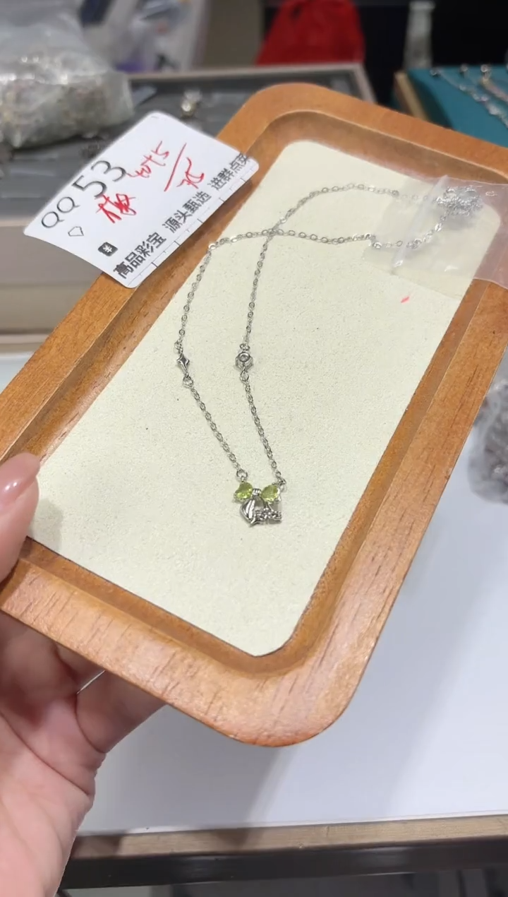 【闪购商品】橄榄石项链银S925镶嵌多样性发一QQ53