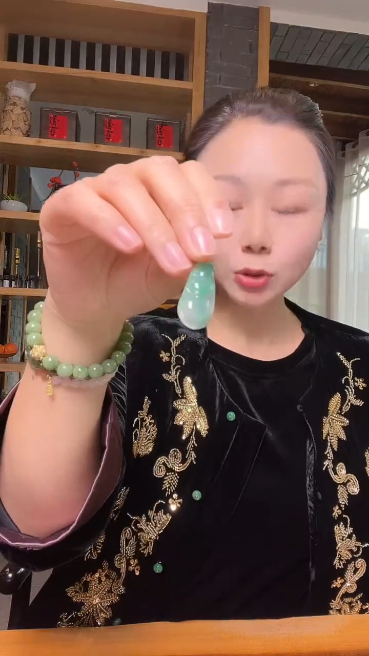 非金属无非金属无福豆挂坠无链----