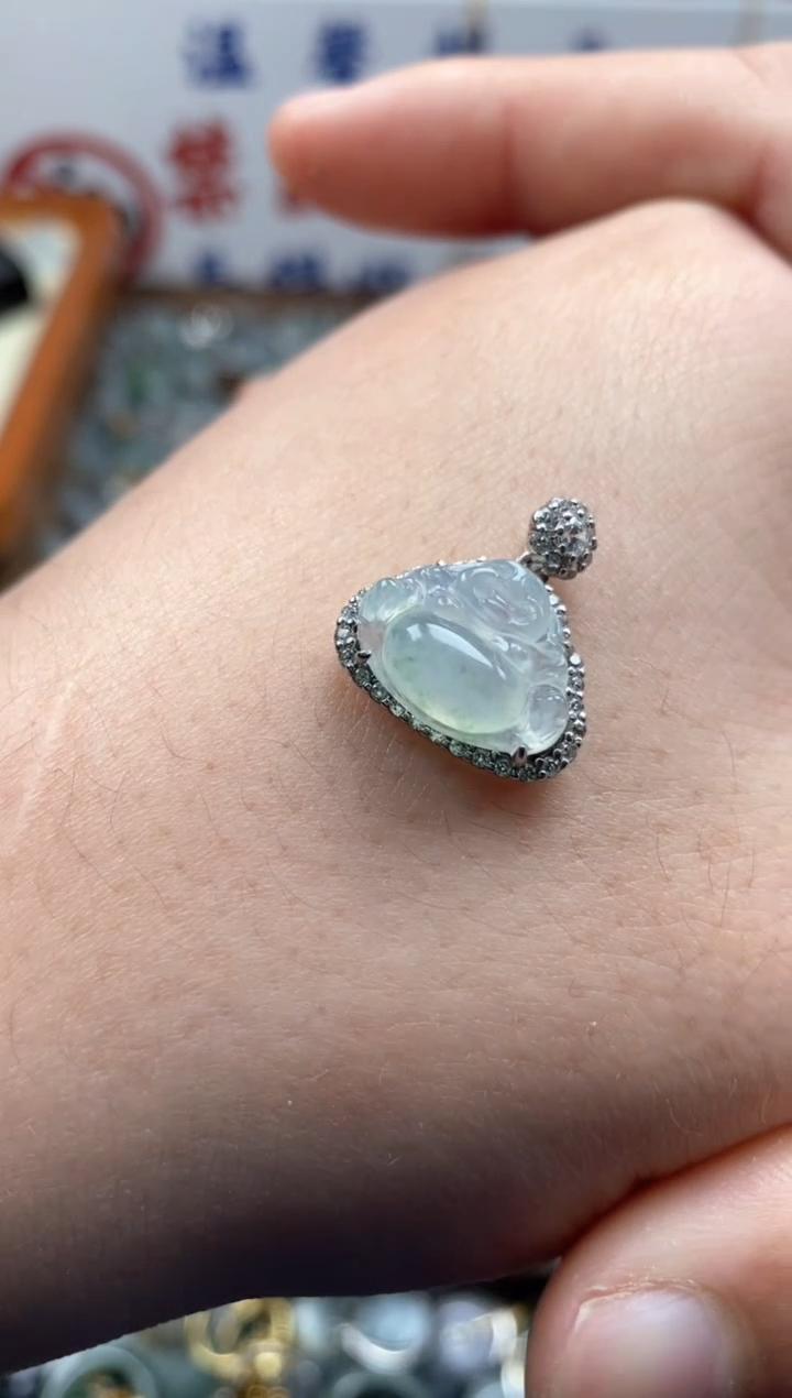 【闪购商品】翡翠颈饰未镶嵌哥哥