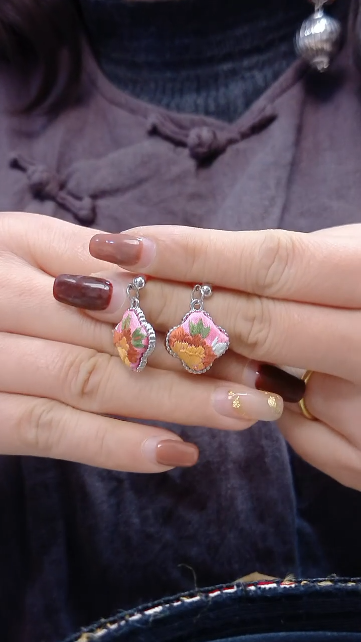 【闪购商品】织绣民族风老绣饰品083