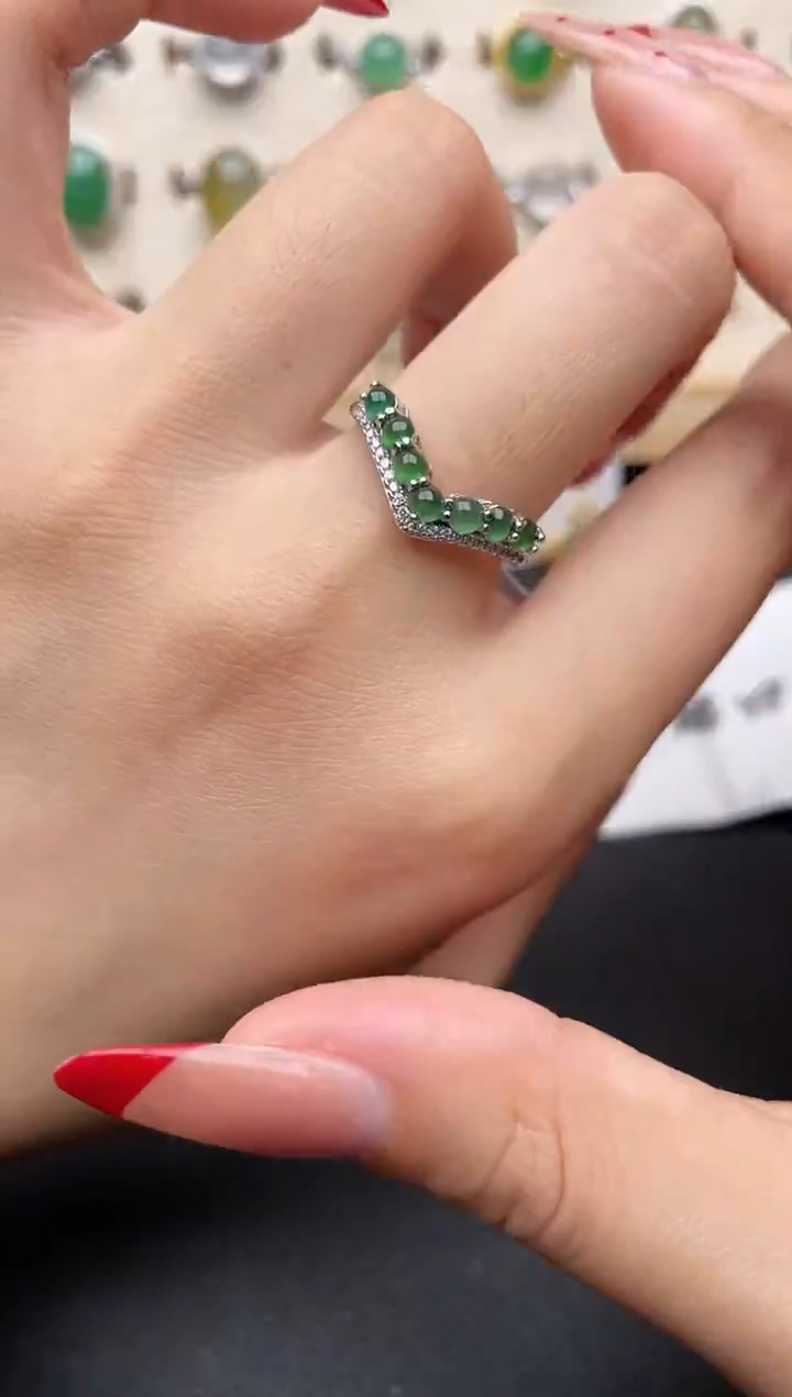 【闪购商品】翡翠戒指银S925镶嵌一物一证一礼盒