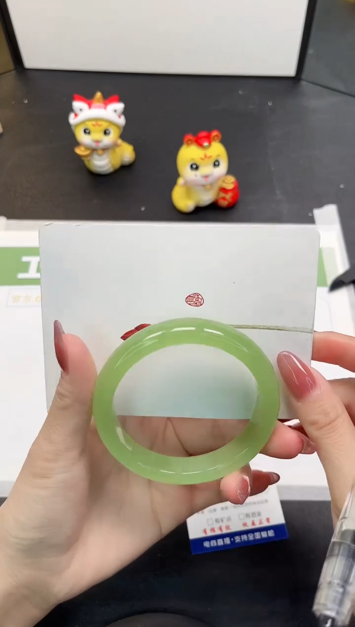 【闪购商品】石英质玉手镯未镶嵌68-60.1