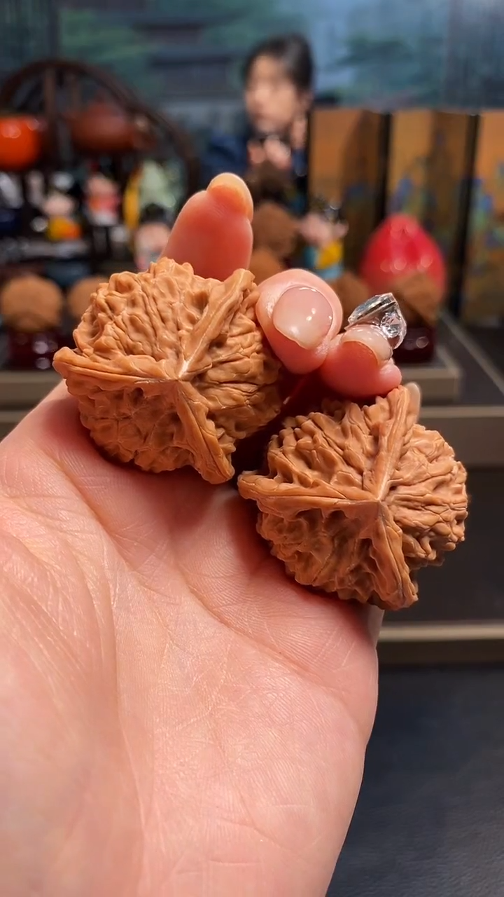 【闪购商品】文玩核桃把件F 588盘山三棱38尺