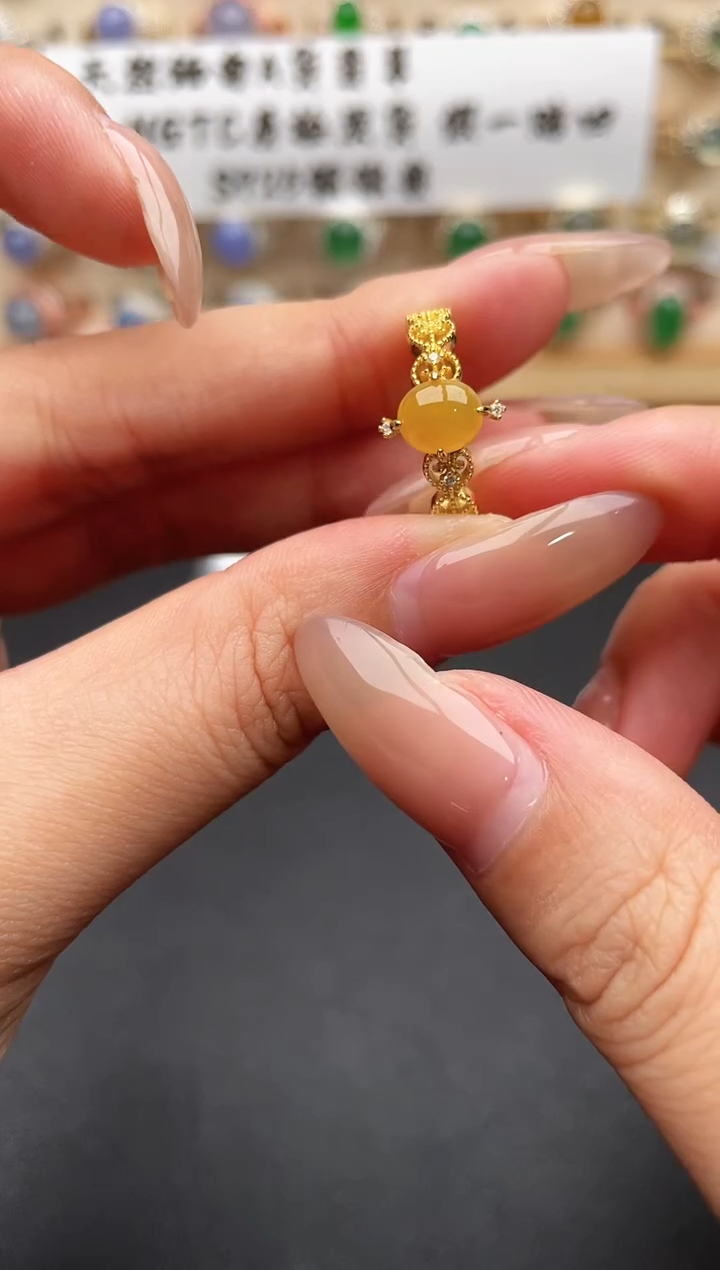 未镶嵌戒指翡翠一物一证一礼盒