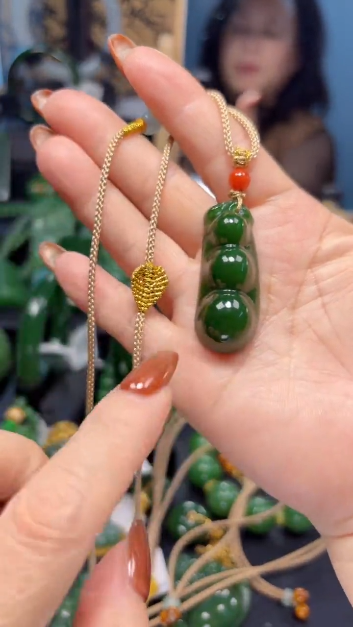 【闪购商品】和田玉（碧玉）吊坠(赠链)未镶嵌1