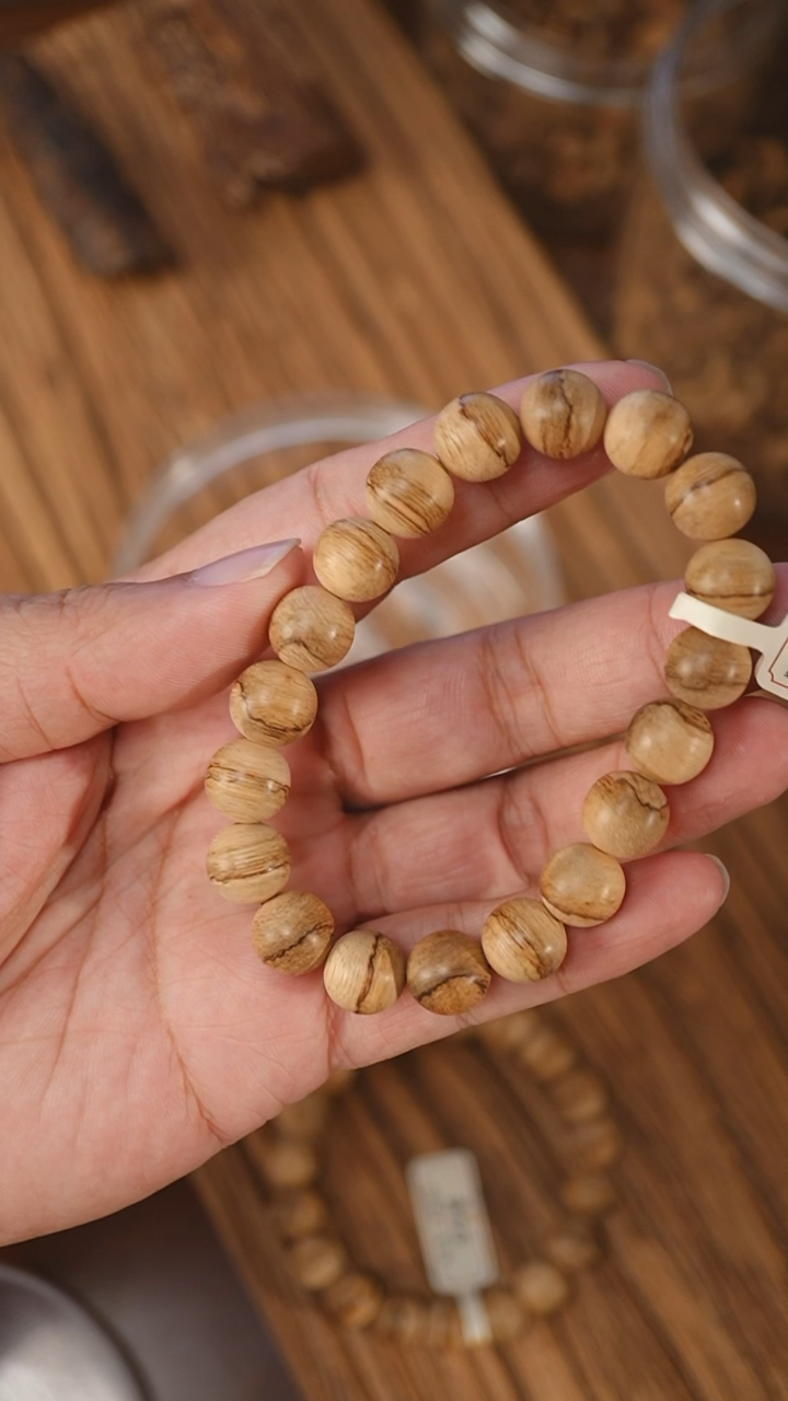 手串沉香达拉干虎纹1.12-7克+xx0725