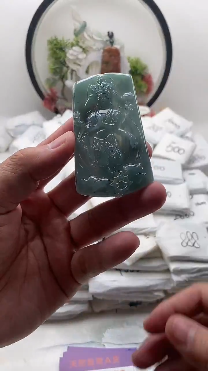 颈饰未镶嵌翡翠千手观音