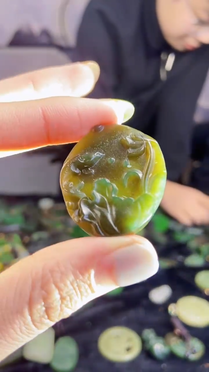 颈饰未镶嵌和田玉1