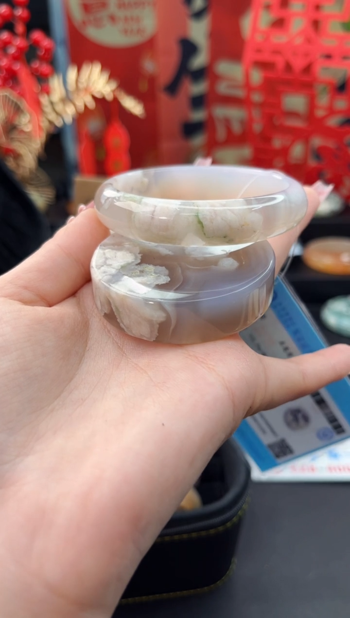 【闪购商品】石英质玉手镯未镶嵌赠送镯心（55圈口）