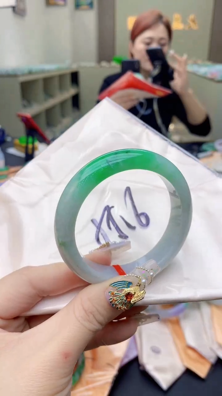 【闪购商品】翡翠手镯未镶嵌0364025409