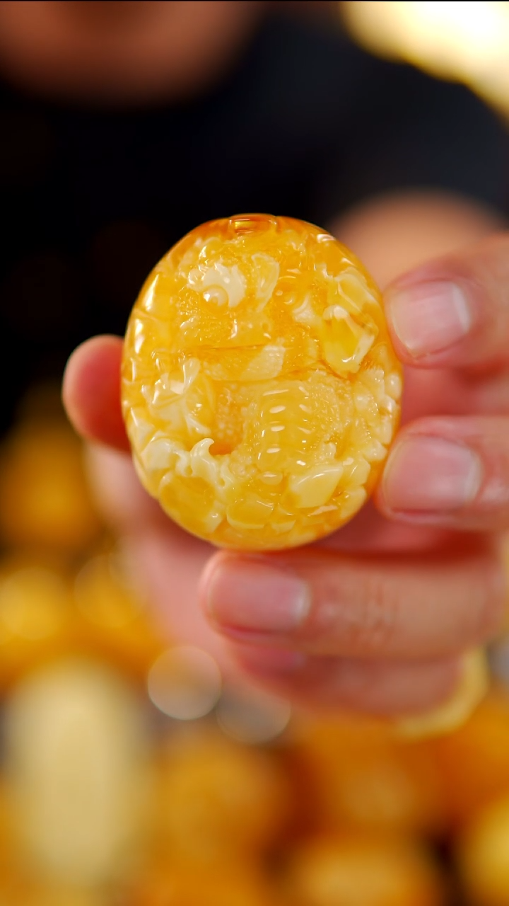 裸石琥珀未镶嵌焦皮料龙蛋54.7