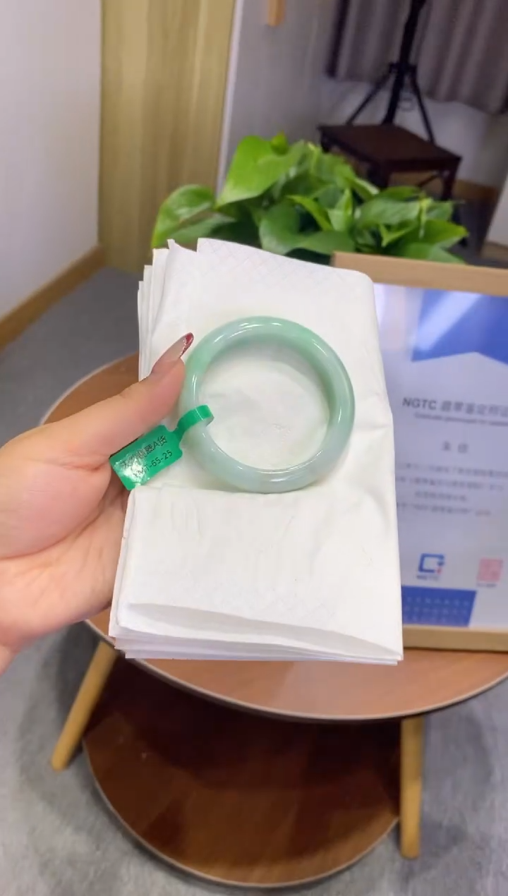 【闪购商品】翡翠手镯未镶嵌00009656