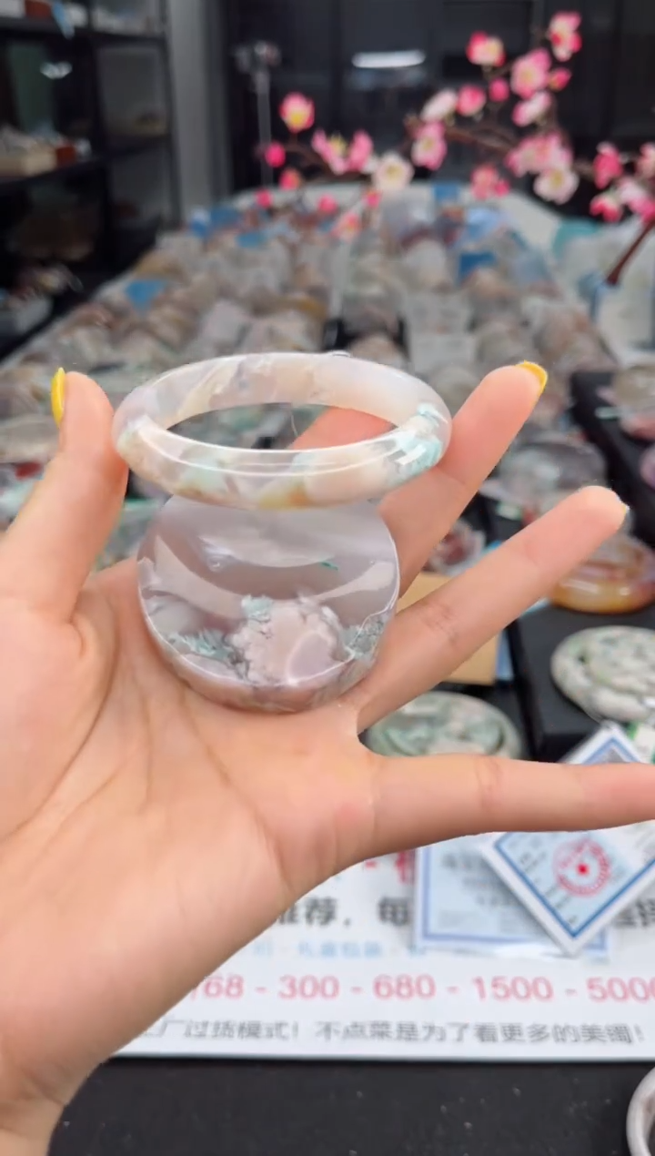 石英质玉未镶嵌手镯53圈口（赠送镯心）6882009