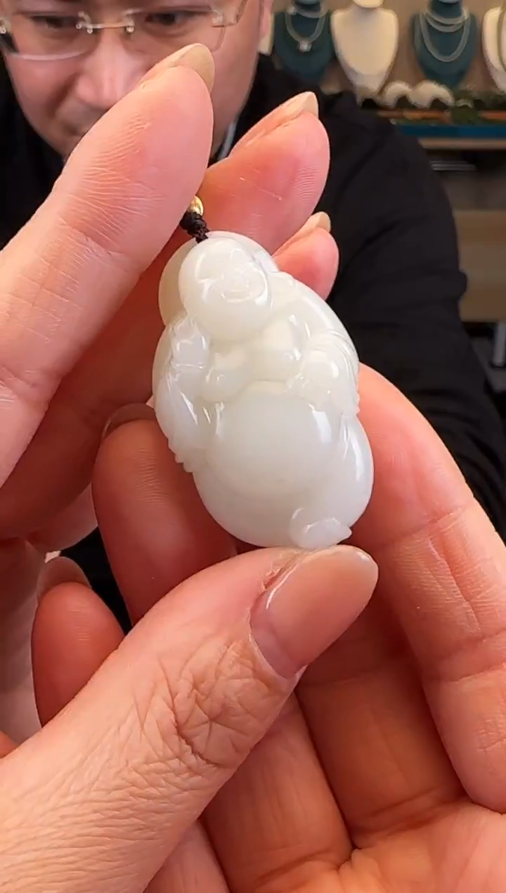 颈饰未镶嵌和田玉逍遥佛