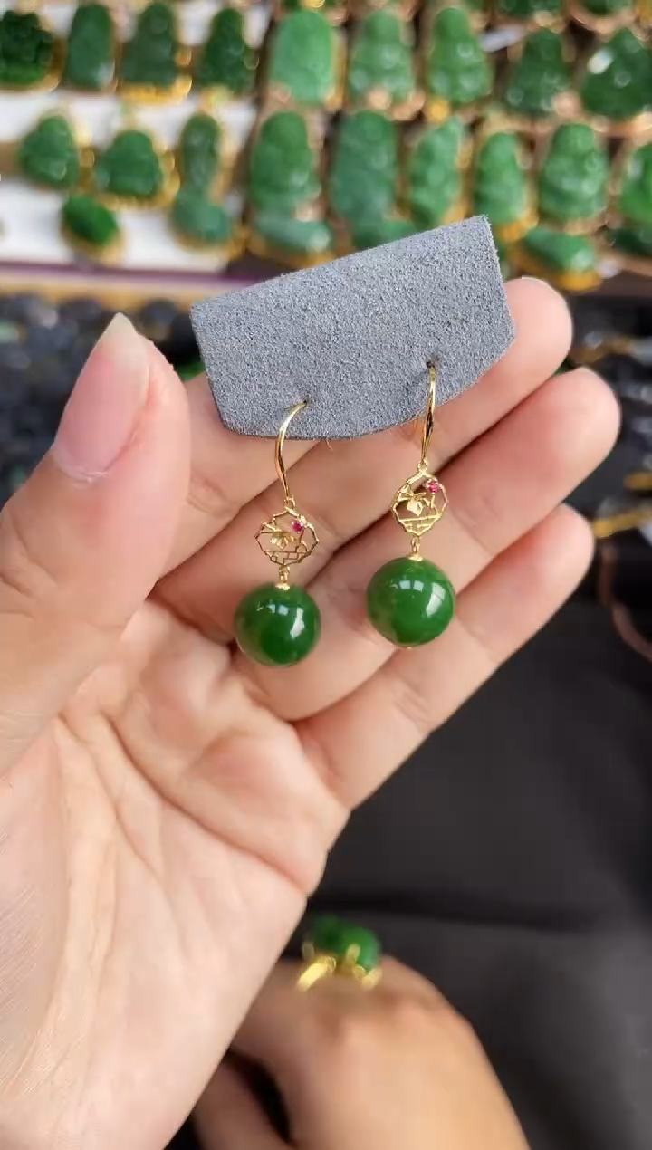 【闪购商品】和田玉耳环18K金镶嵌多样性发一对