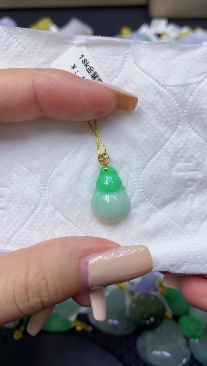 颈饰18K金镶嵌翡翠天然缅甸翡翠A货