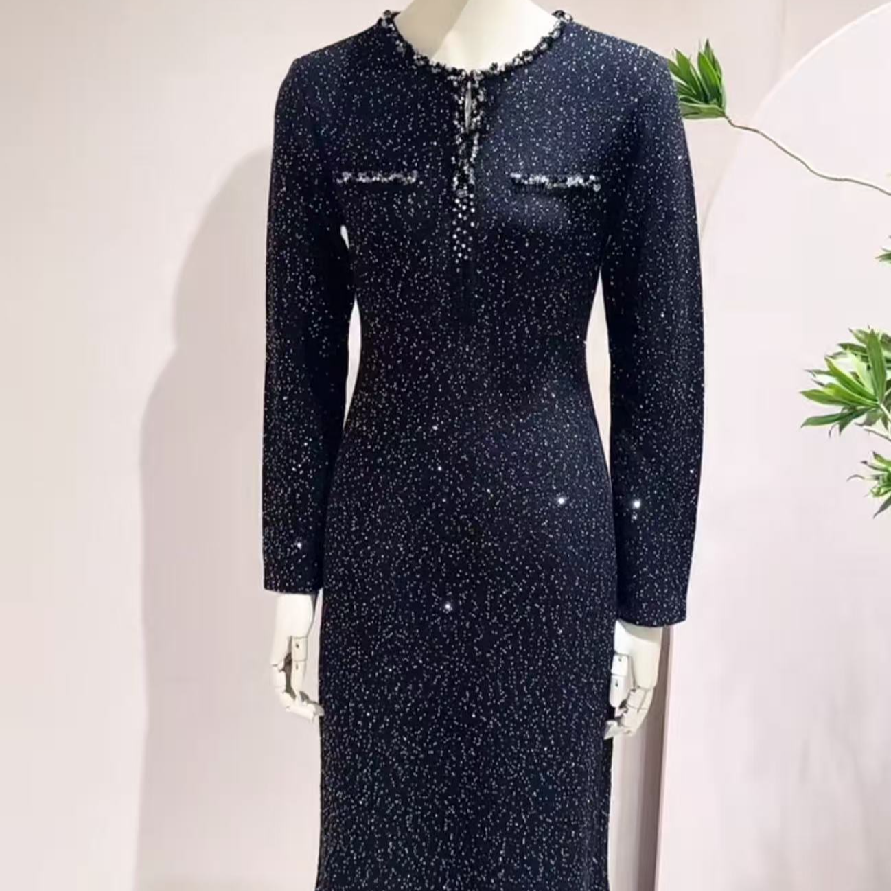 套头V领冬季连衣裙长款女士轻奢秋季显瘦EWF364M10600
