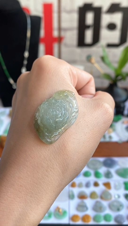 未镶嵌定制翡翠花花吊坠~