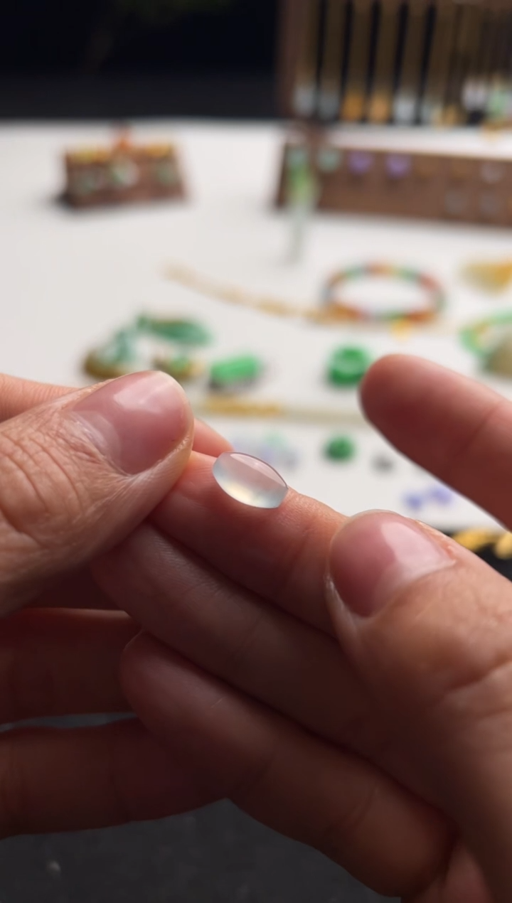 【闪购商品】翡翠裸石未镶嵌白冰蛋面珠580+58-sm145