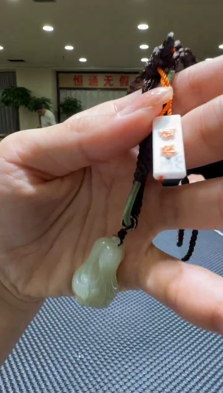 颈饰未镶嵌和田玉挂件