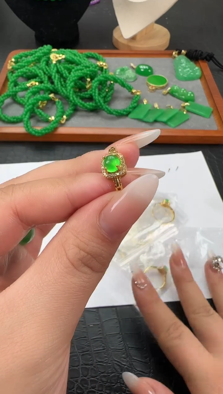 未镶嵌翡翠耳饰小号点钻蛋面戒指