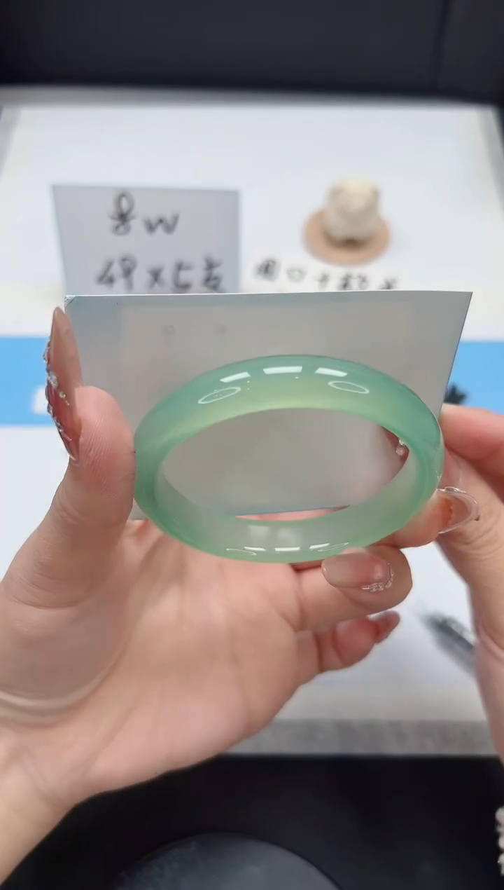 【闪购商品】石英质玉手镯未镶嵌341/56晴水