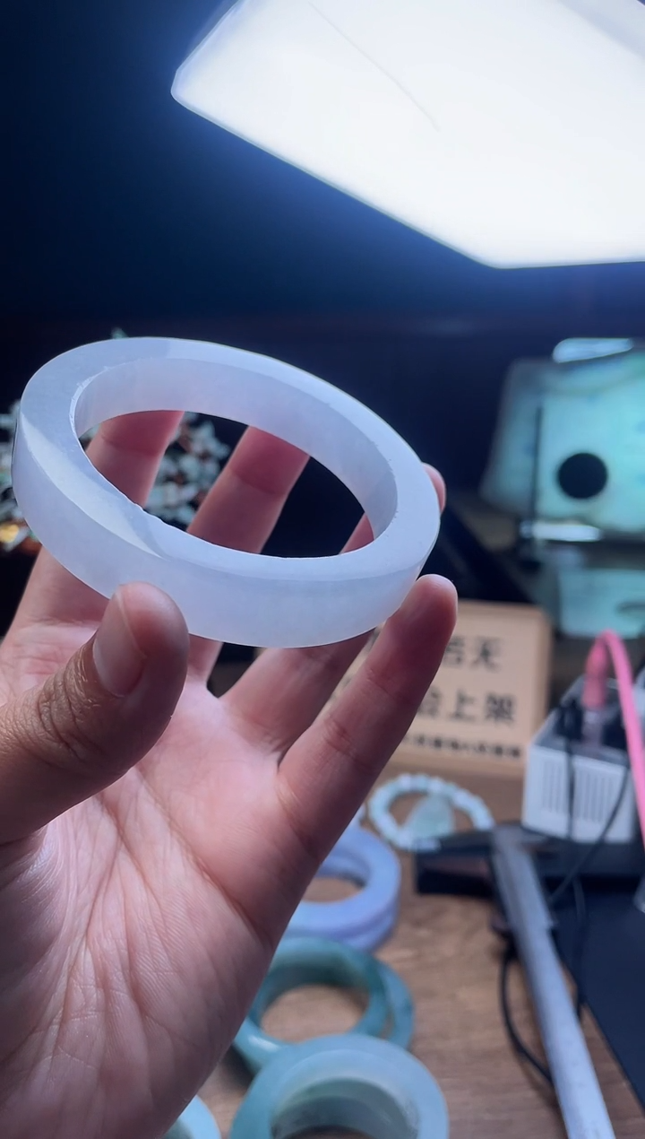 【闪购商品】定制翡翠手镯未镶嵌定制