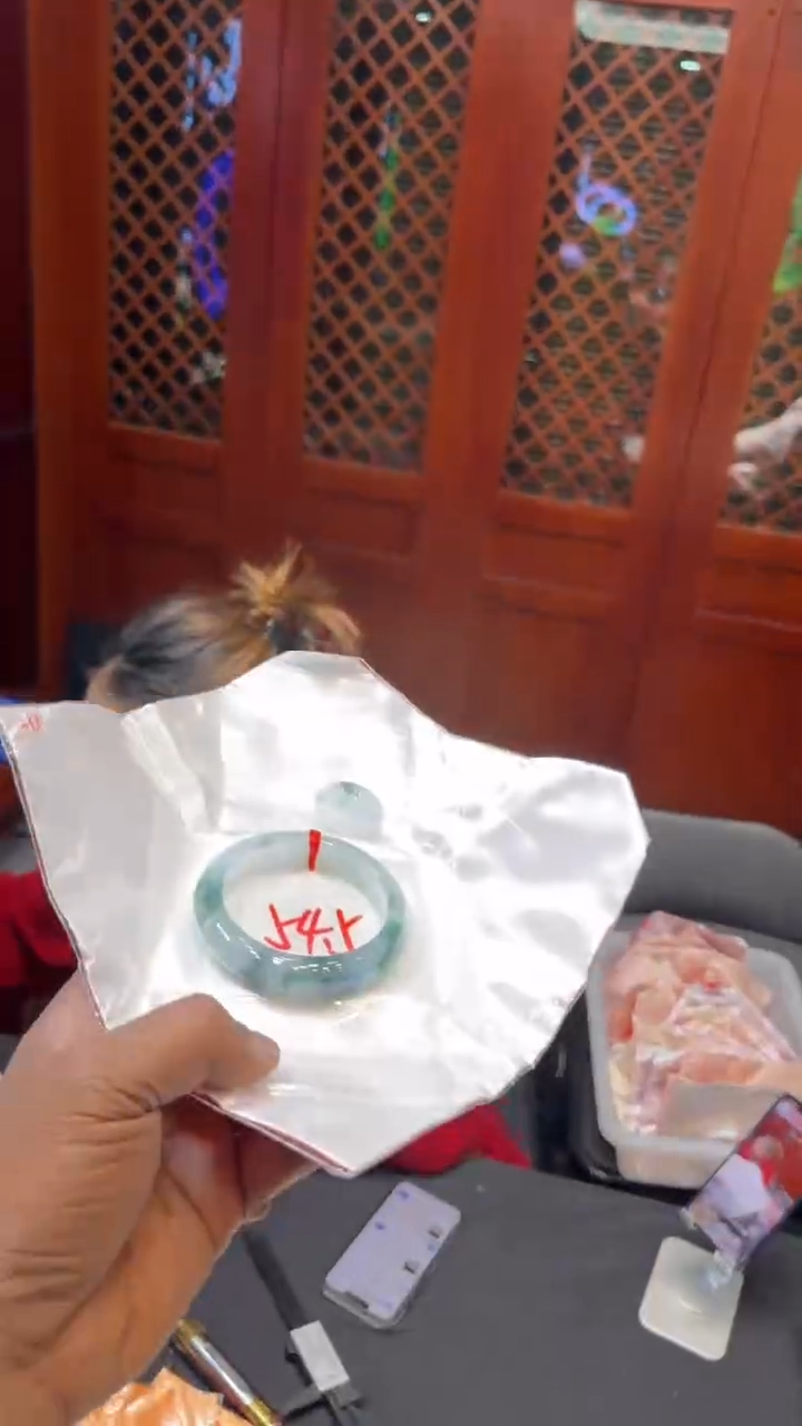 【闪购商品】翡翠手镯未镶嵌手镯