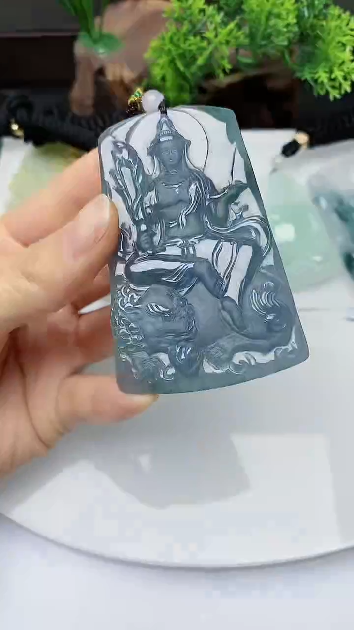 【闪购商品】翡翠颈饰未镶嵌        