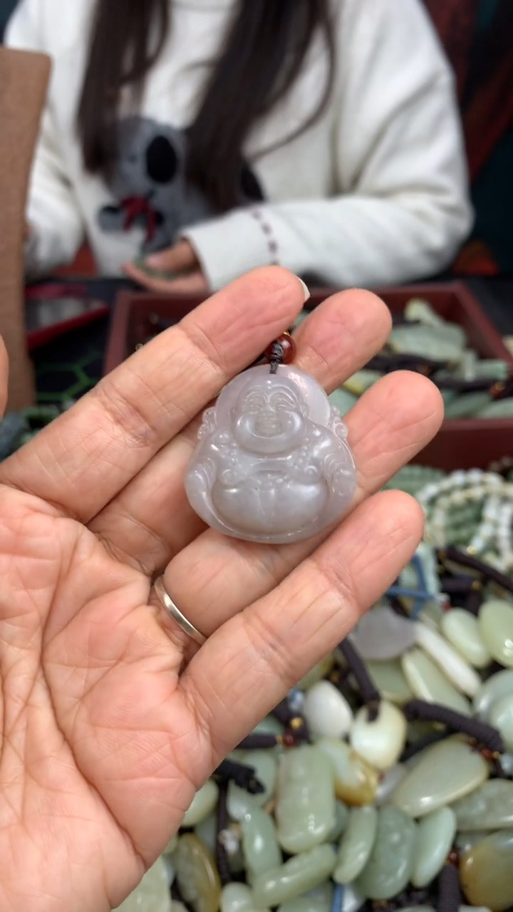 颈饰未镶嵌和田玉（多样性发一件）没有证书有瑕