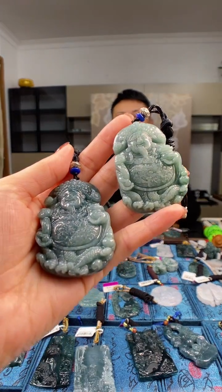 颈饰未镶嵌翡翠 多样性发其一