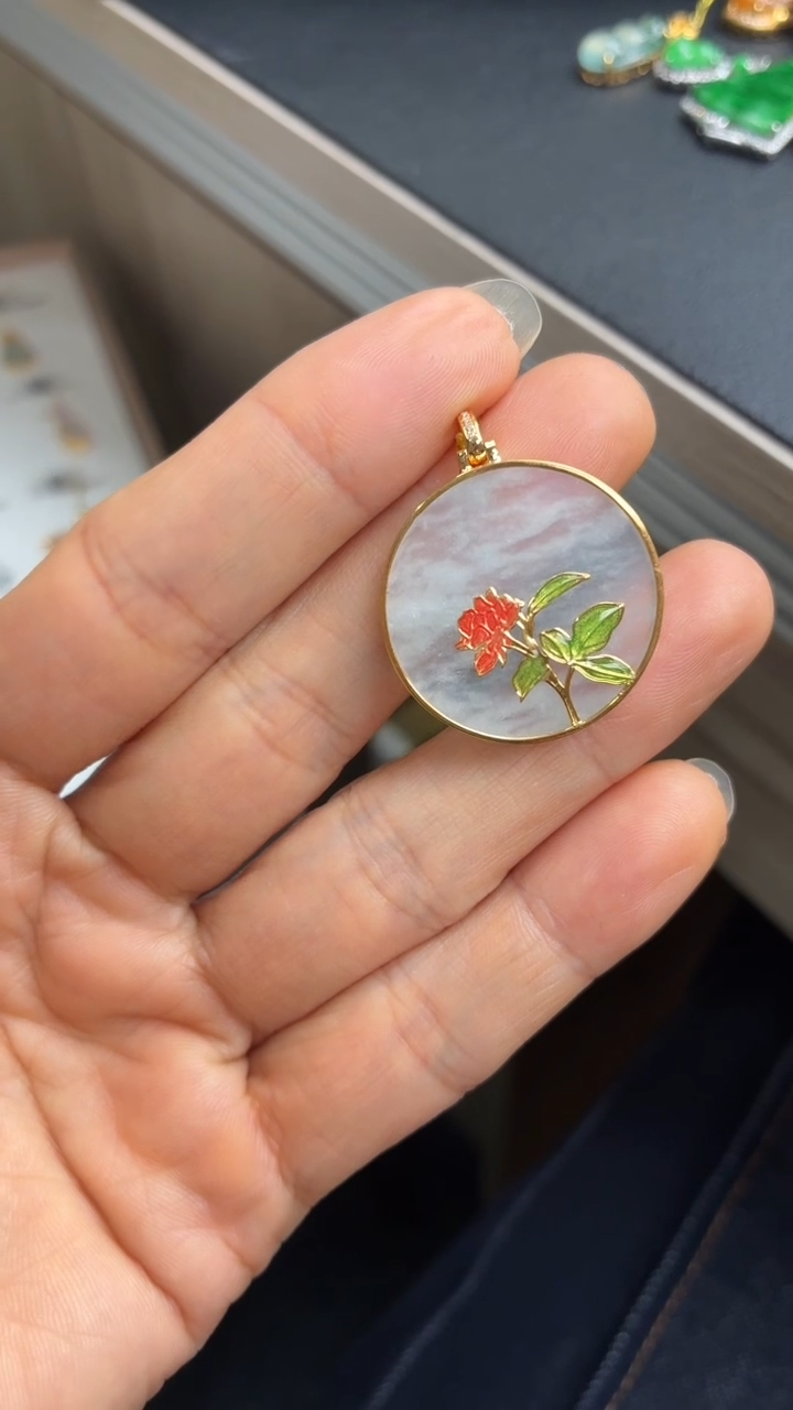 颈饰18K金镶嵌翡翠天然翡翠A货