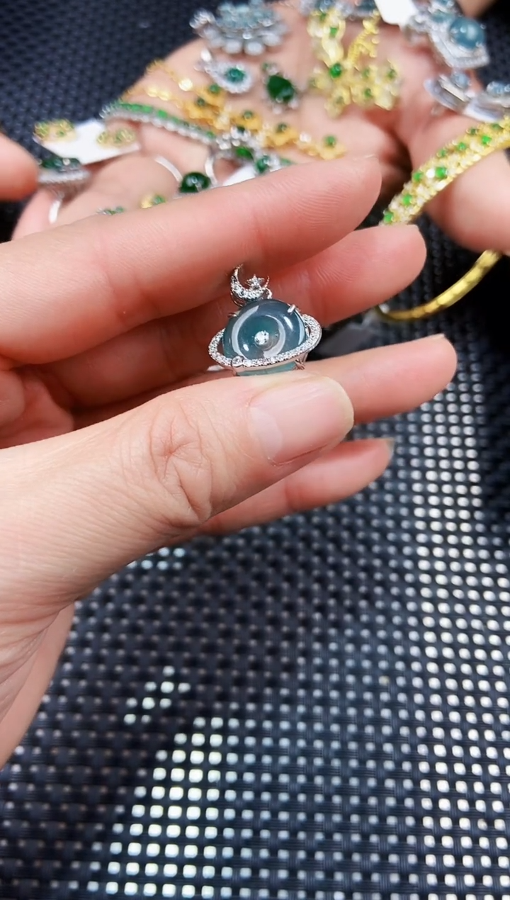 【闪购商品】翡翠吊坠(不含链)未镶嵌111111111