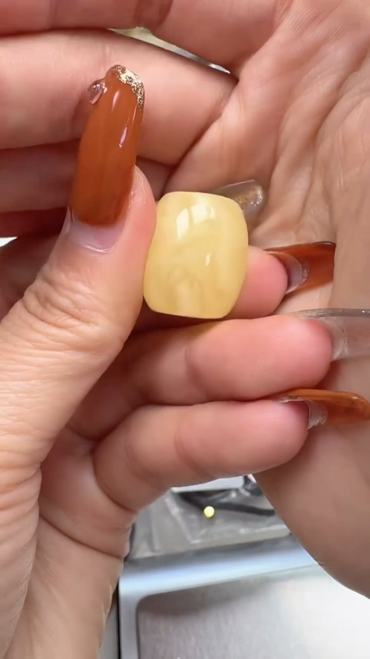 裸石琥珀未镶嵌如图