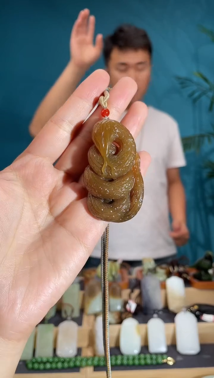 和田玉未镶嵌颈饰1