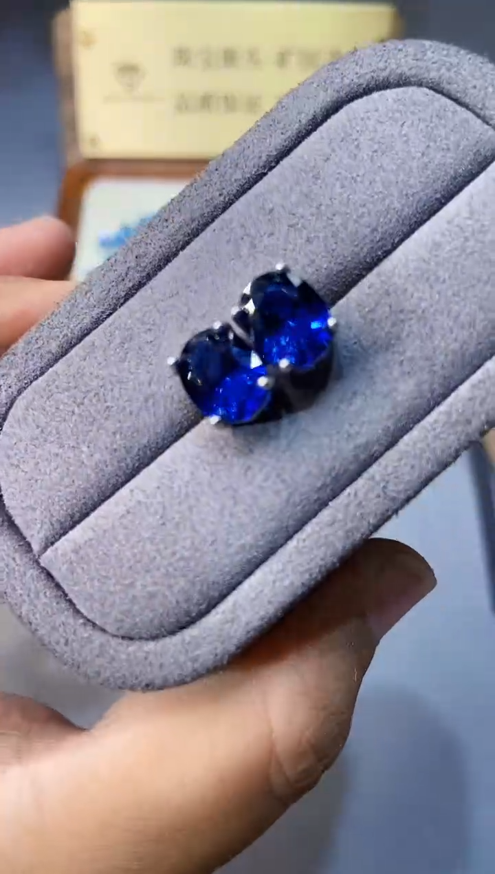 蓝宝石耳饰银S925镶嵌.....