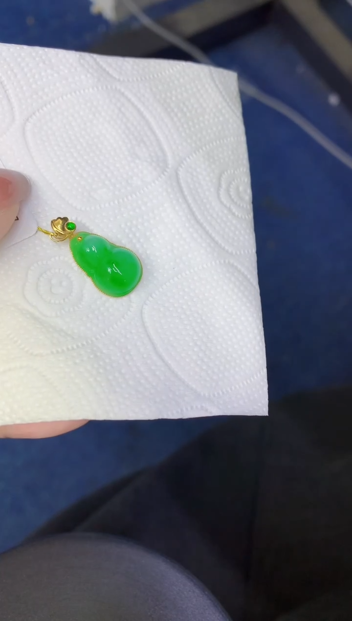 颈饰18K金镶嵌翡翠缅甸天然翡翠A货