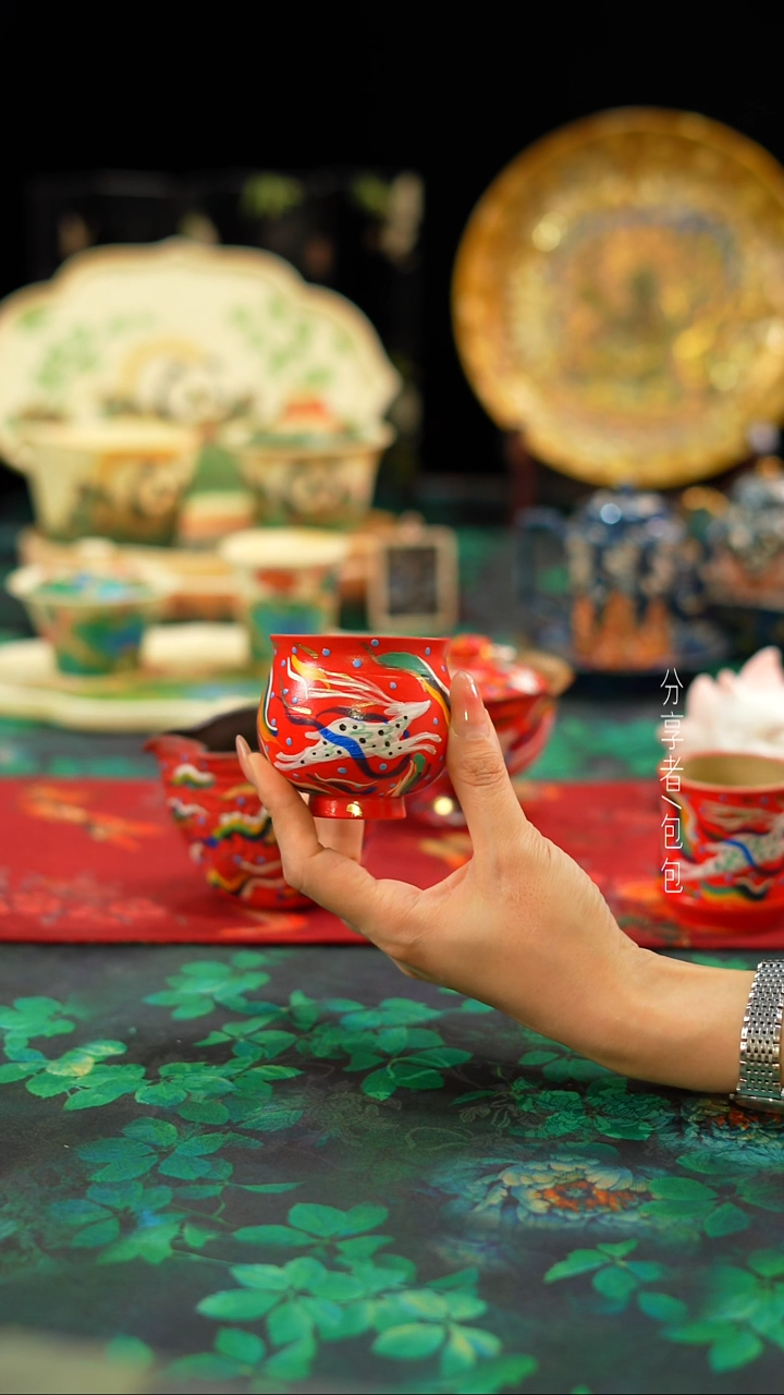 【闪购商品】红色鹿钱袋子杯·········