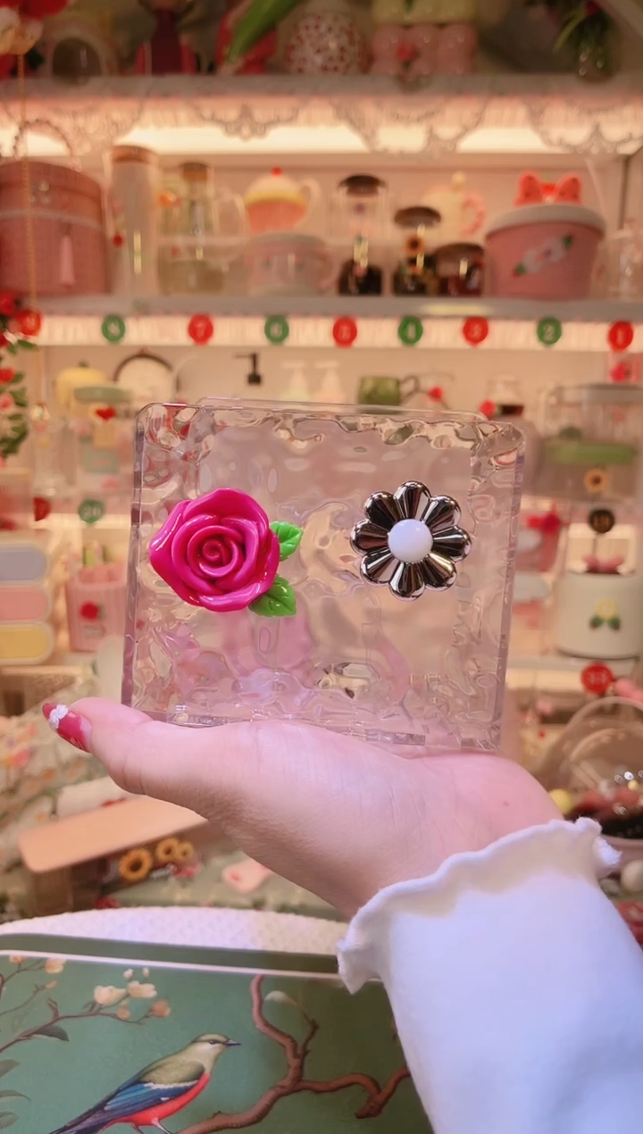 开播福利，仅剩一件！玫瑰花壁挂收纳盒