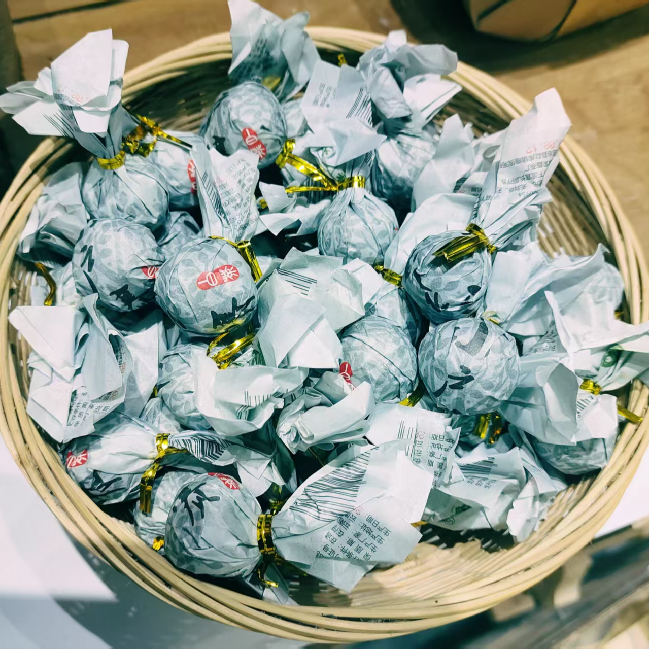 2020年 · 小户赛白茶龙珠 普洱茶  8克/颗